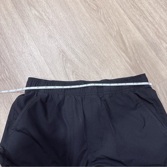 Gerry Weber Men's Dark Athletic Shorts - Picture 4 of 4